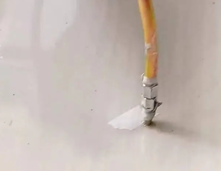 香坊瓷砖空鼓维修公司专业解答在瓷砖铺贴过程中，如果使用的砂料过粗（如全部使用了粗砂），可能会导致以下问题